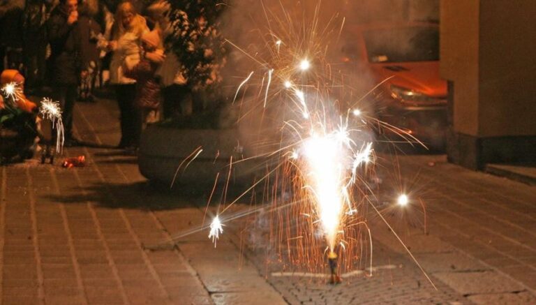 Fuochi d’artificio in tutto il Levante nonostante il divieto. Molti gli interventi delle forze dell’ordine